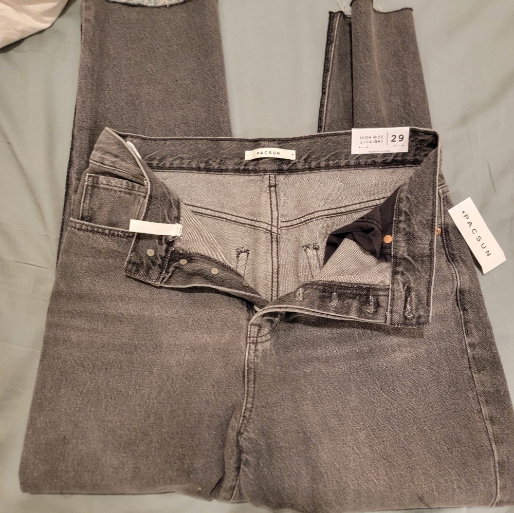 Never worn soze 29 Pacsun jeans